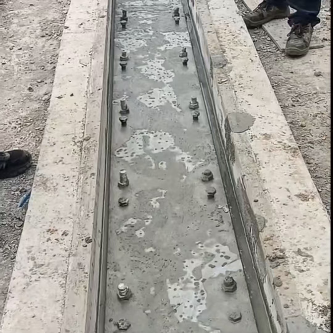 梨树港口码头起重机龙门吊重型机械设备稳固用早强快凝轨道胶泥